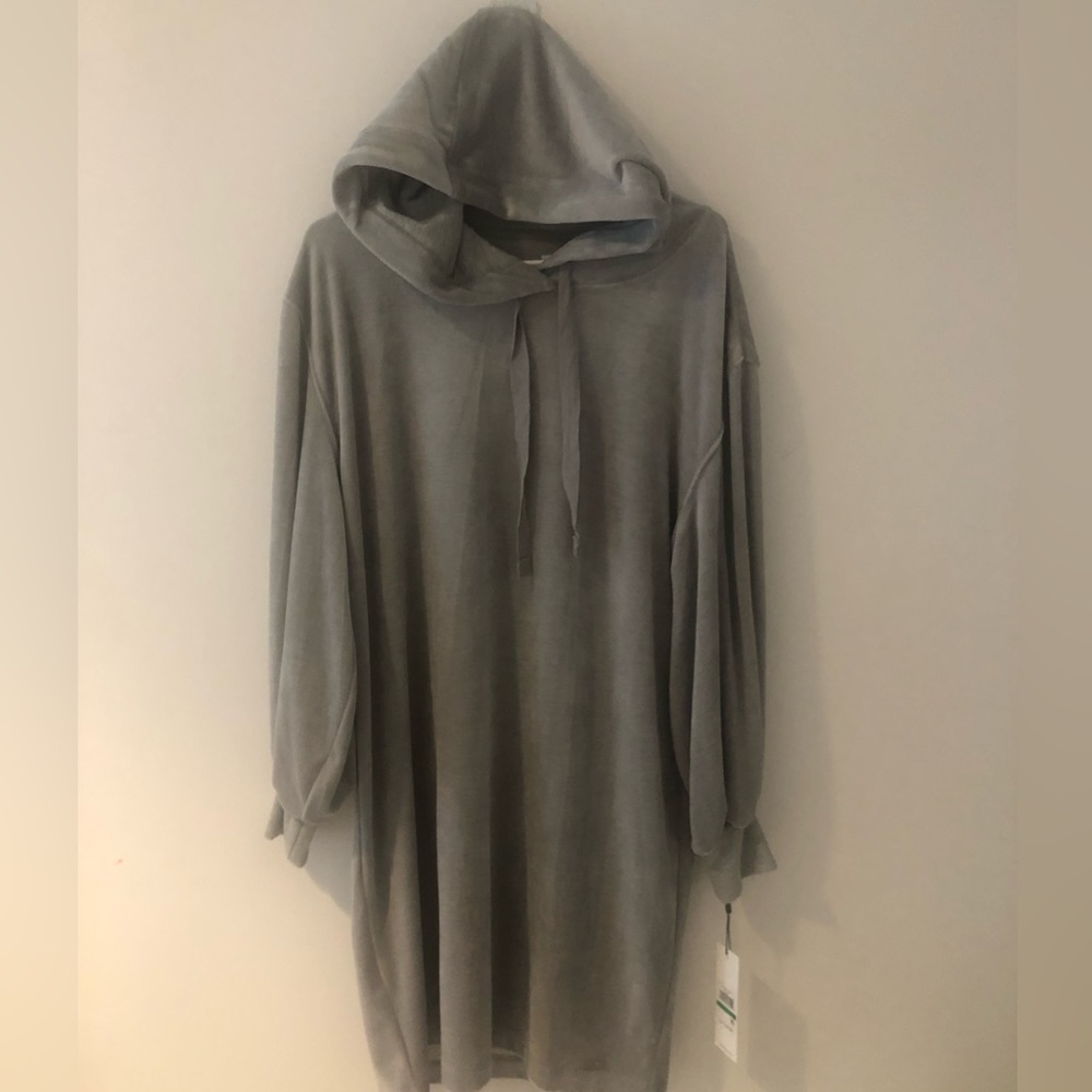 NWT!!! Hoodled grey velour dress
